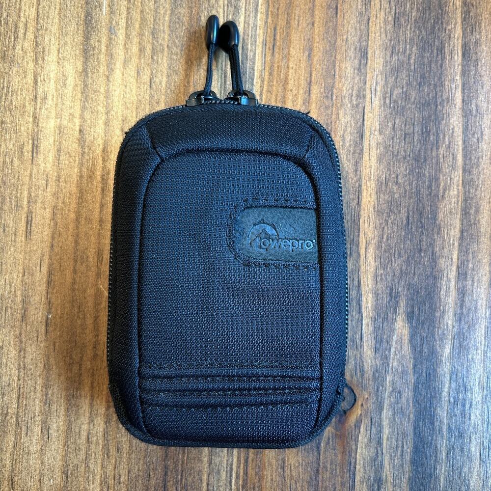 Lowepro Geneva 10 Black Compact Padded Case